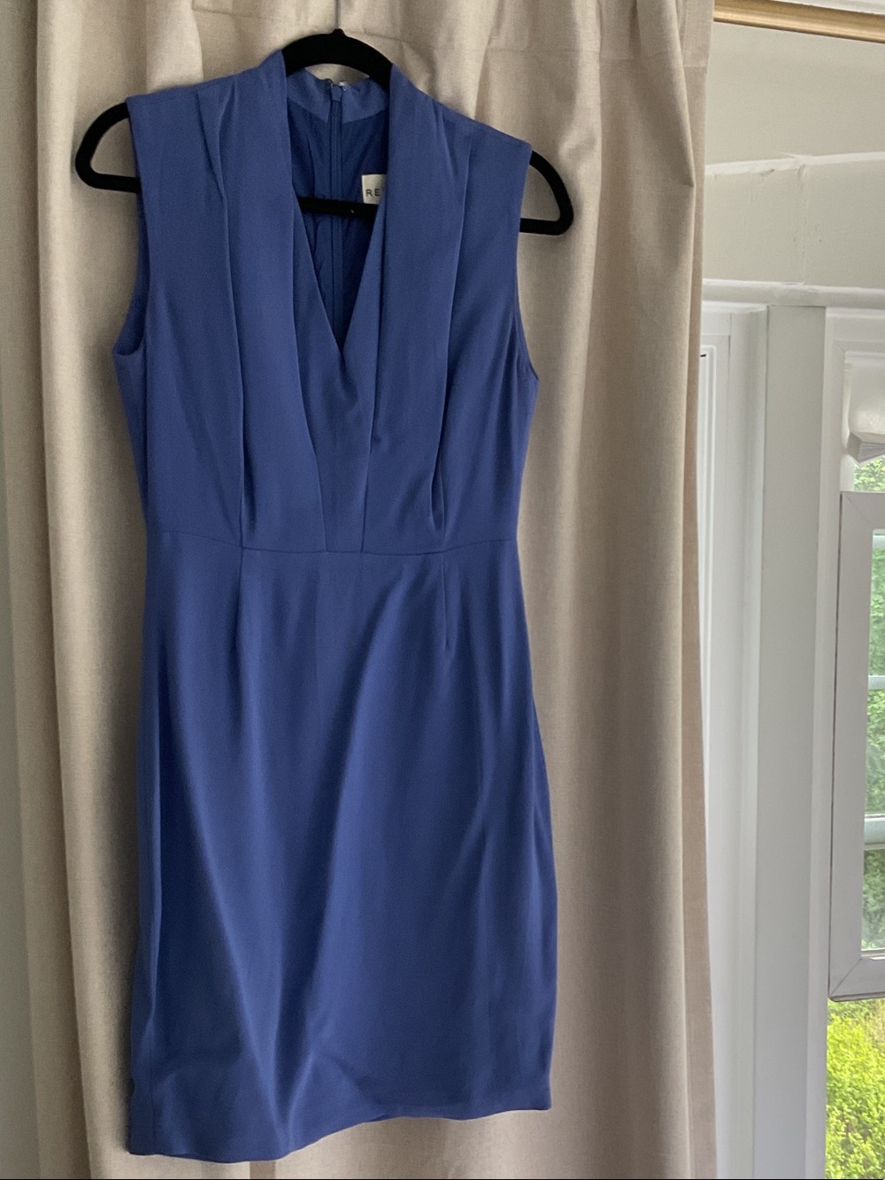 Sleeveless V-Neck Royal Blue Dress